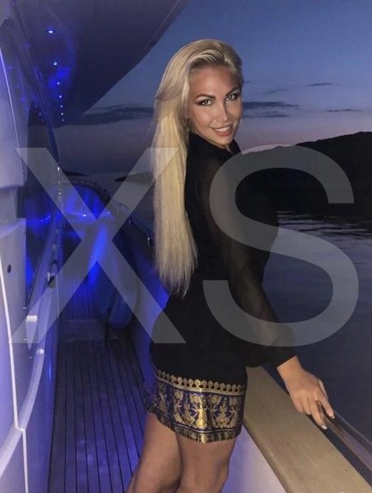 Karinna - escort Zurich