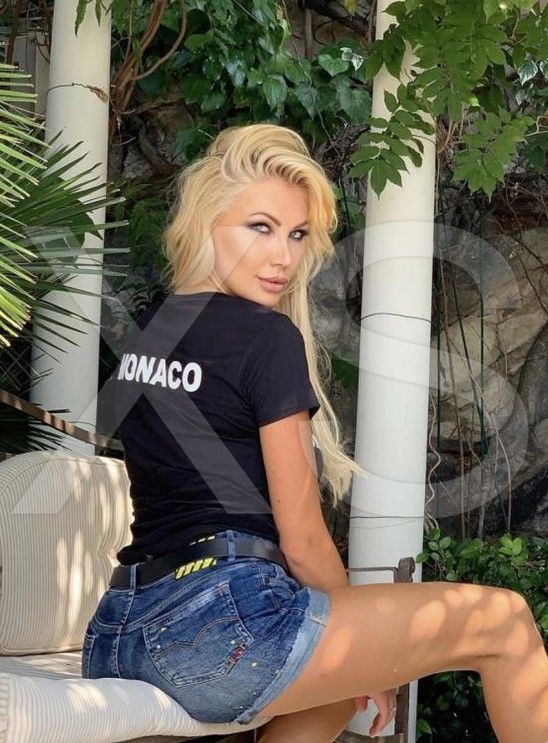 Karinna - escort Zurich