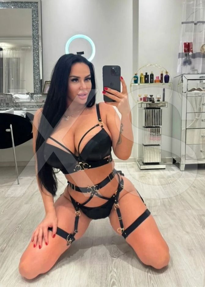 Emma - escort Basel